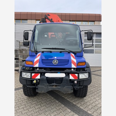 Unimog U500 mit Ladekran