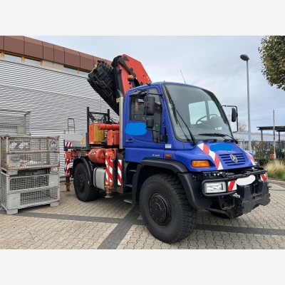 Unimog U500 mit Ladekran